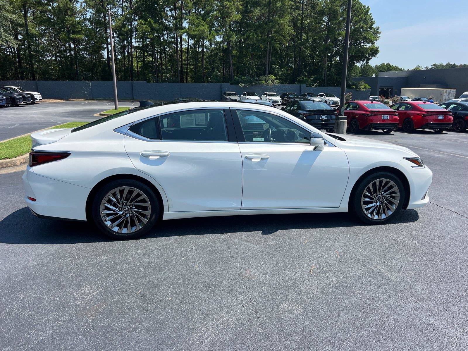 Certified 2024 Lexus ES 350 Ultra Luxury w/ Accessory Package (Z2) FWD image 4