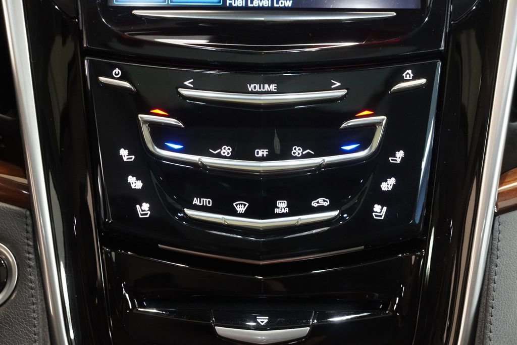 Used 2019 Cadillac Escalade ESV Luxury image 25