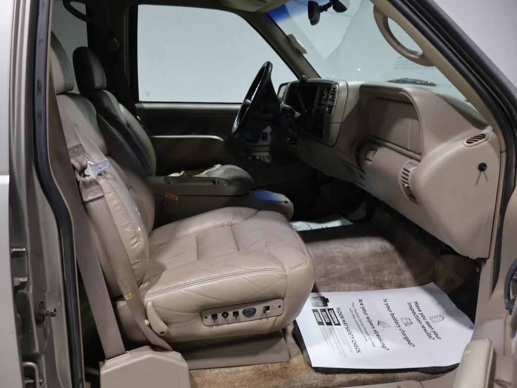 Used 1999 GMC Suburban 4WD w/ Marketing Opt Pkg 3 image 4