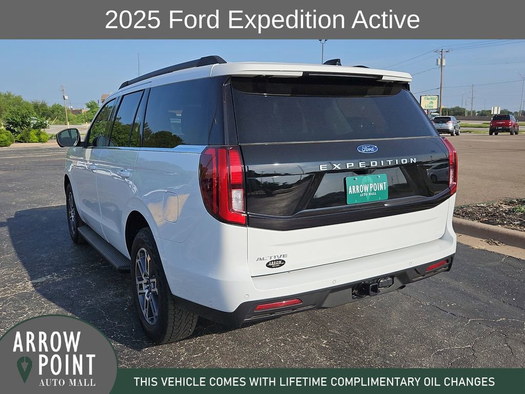Used 2025 Ford Expedition Active AWD/4WD image 9
