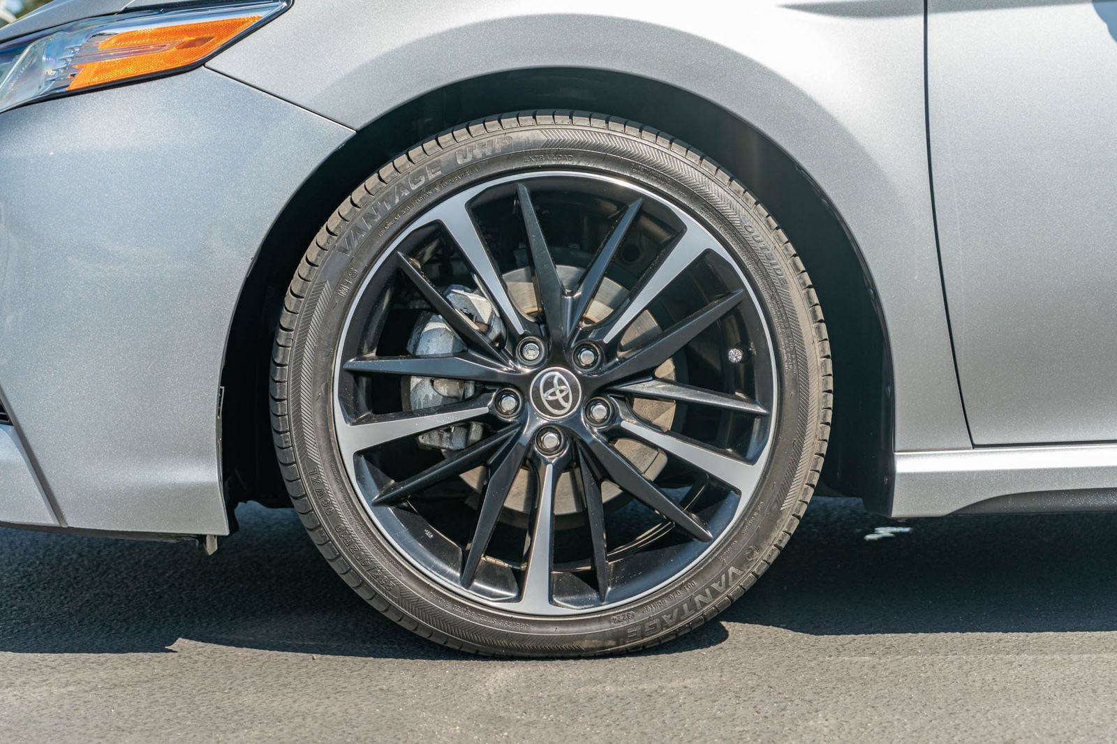 Certified 2020 Toyota Camry XSE FWD image 5