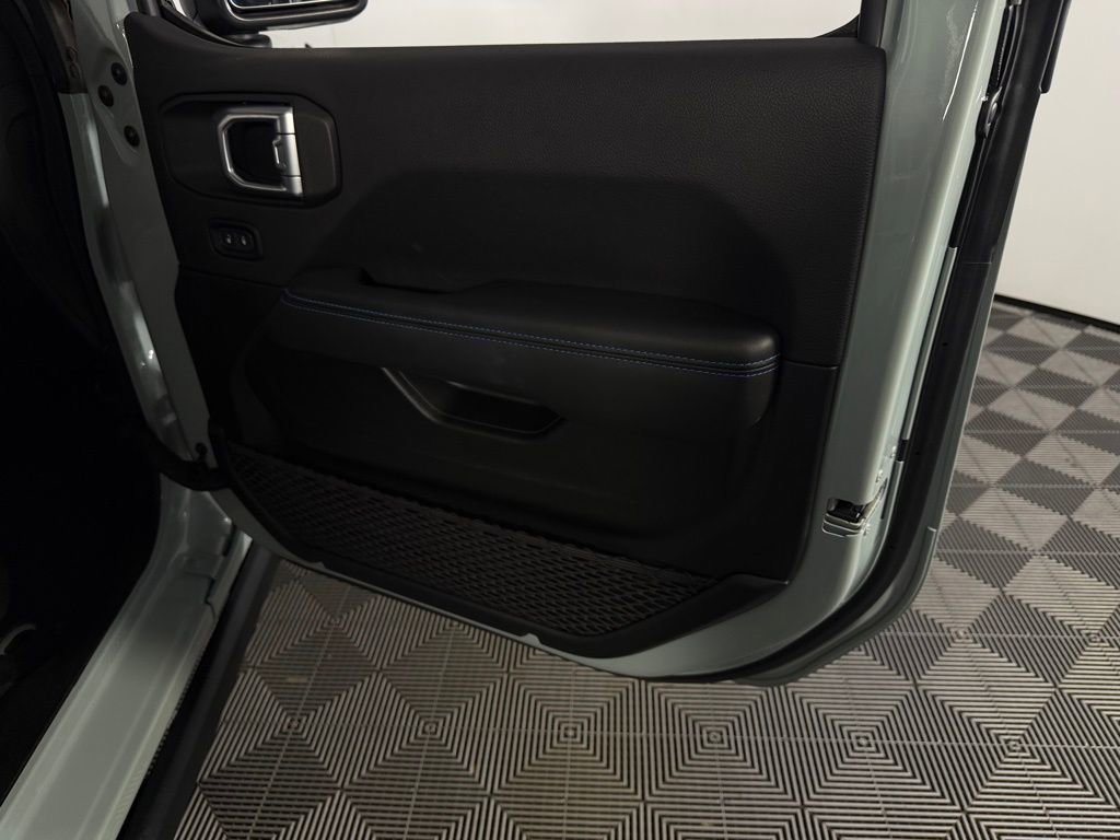 Used 2024 Jeep Wrangler Unlimited Rubicon 4xe image 34