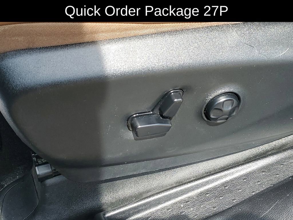 Used 2017 Chrysler Pacifica Limited FWD image 6