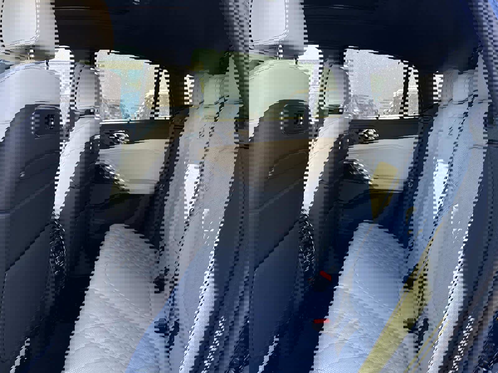 New 2026 BMW X6 xDrive40i w/ Executive Package image 15