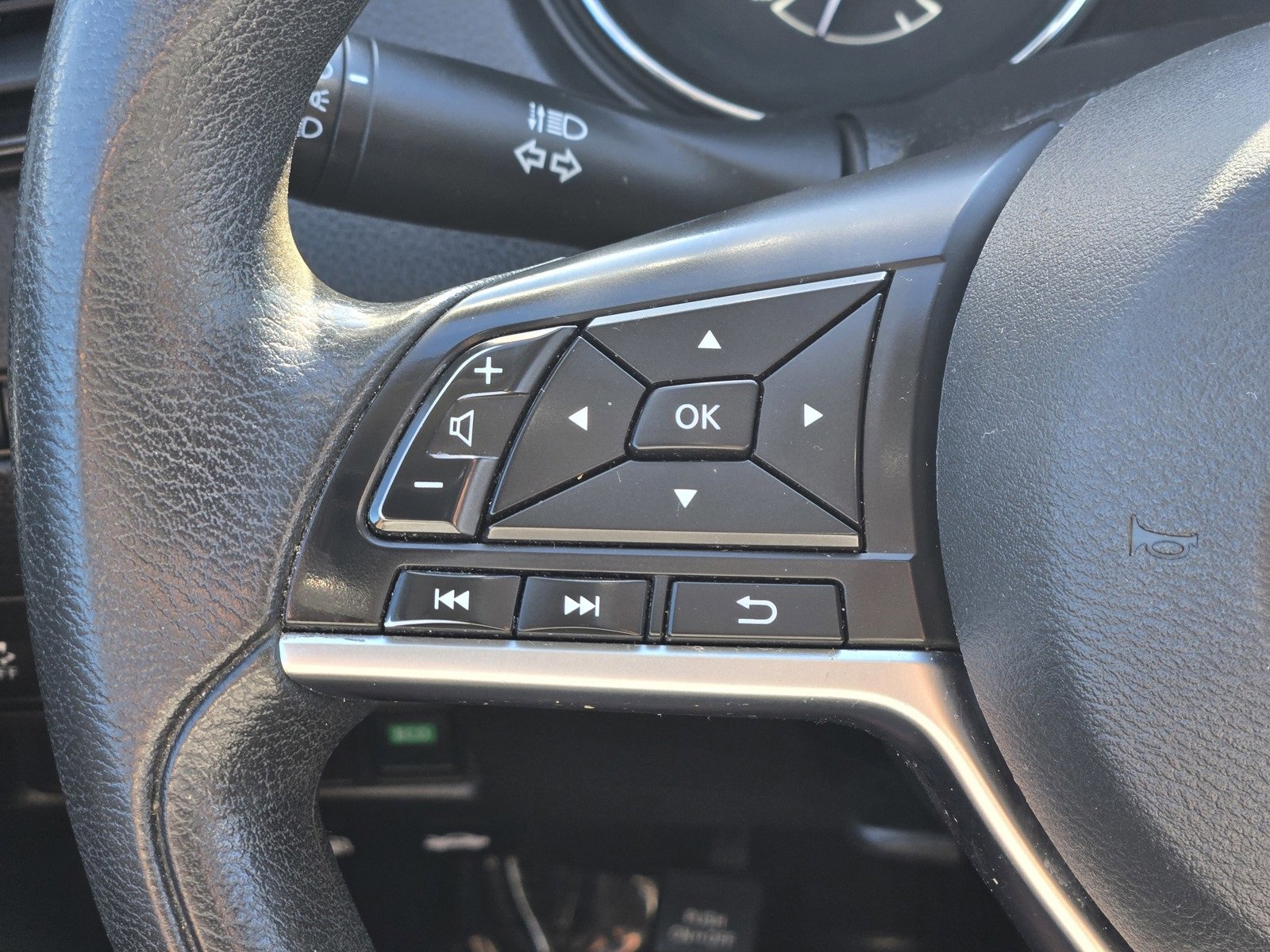 Used 2018 Nissan Rogue Sport S image 19