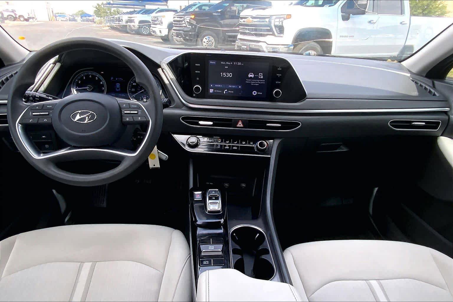 Used 2022 Hyundai Sonata SE w/ Preferred Accessory Package FWD image 15