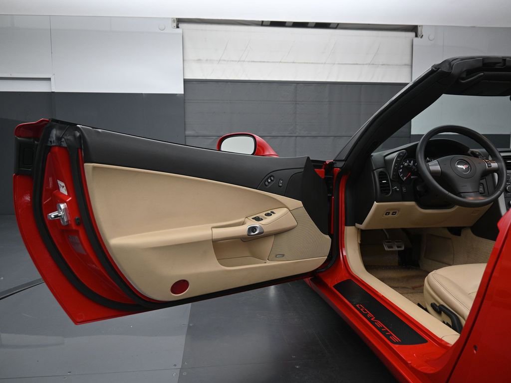Used 2007 Chevrolet Corvette Convertible w/ Preferred Equipment Group image 8