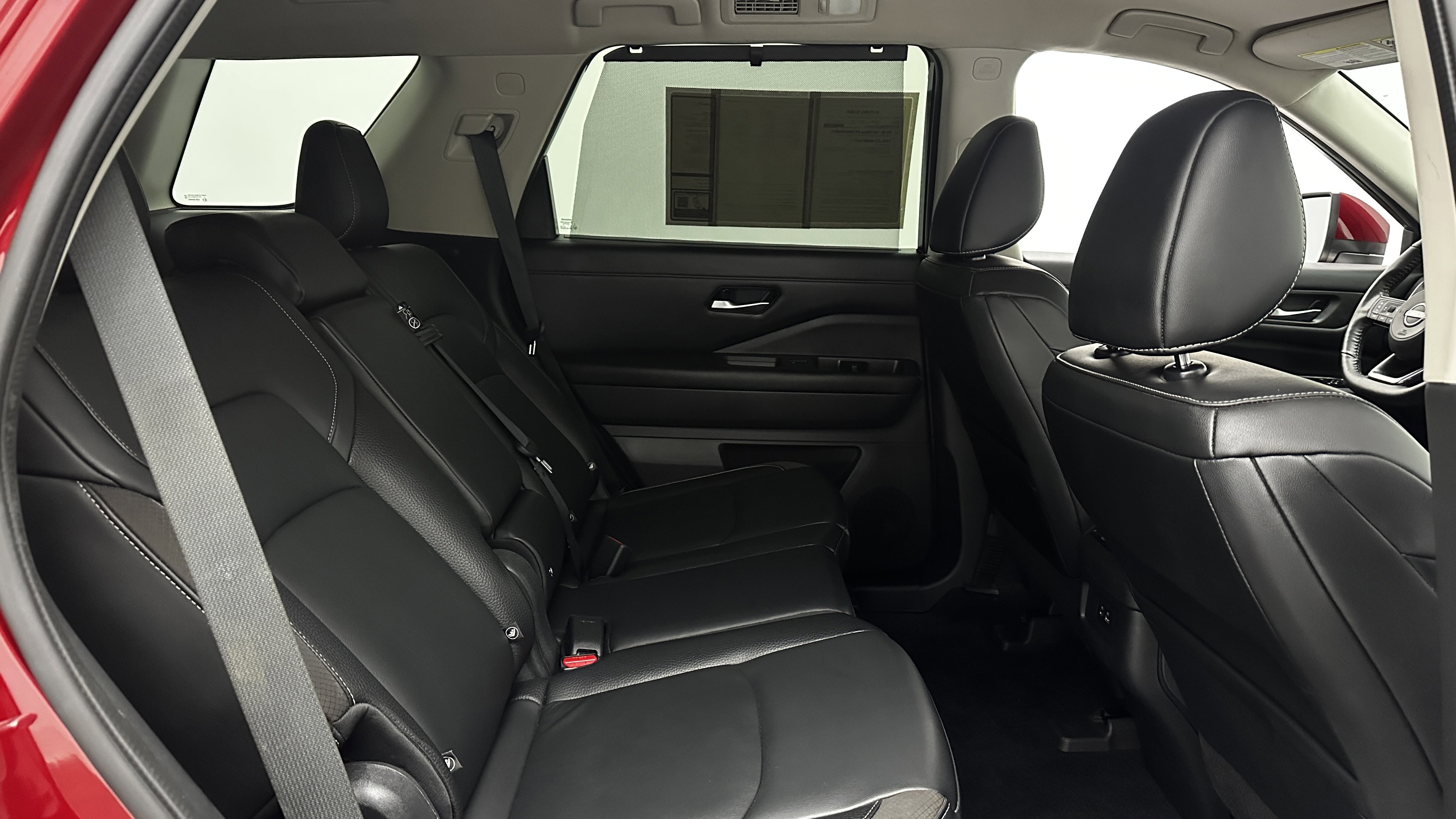 Used 2022 Nissan Pathfinder SL FWD image 36