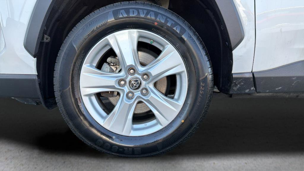 Used 2021 Toyota RAV4 LE image 23