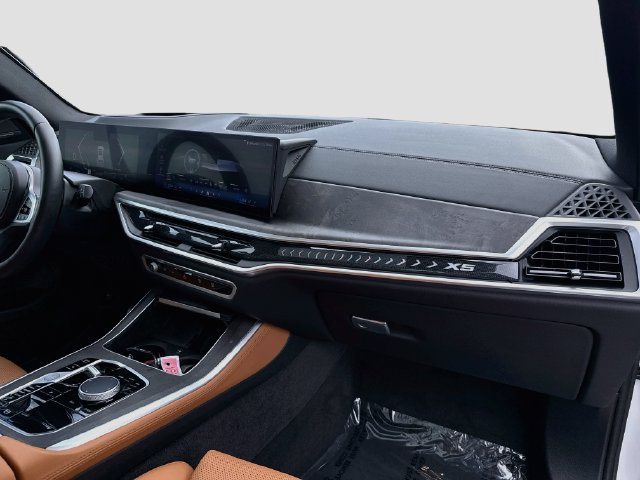 Used 2024 BMW X5 sDrive40i w/ M Sport Package RWD image 30