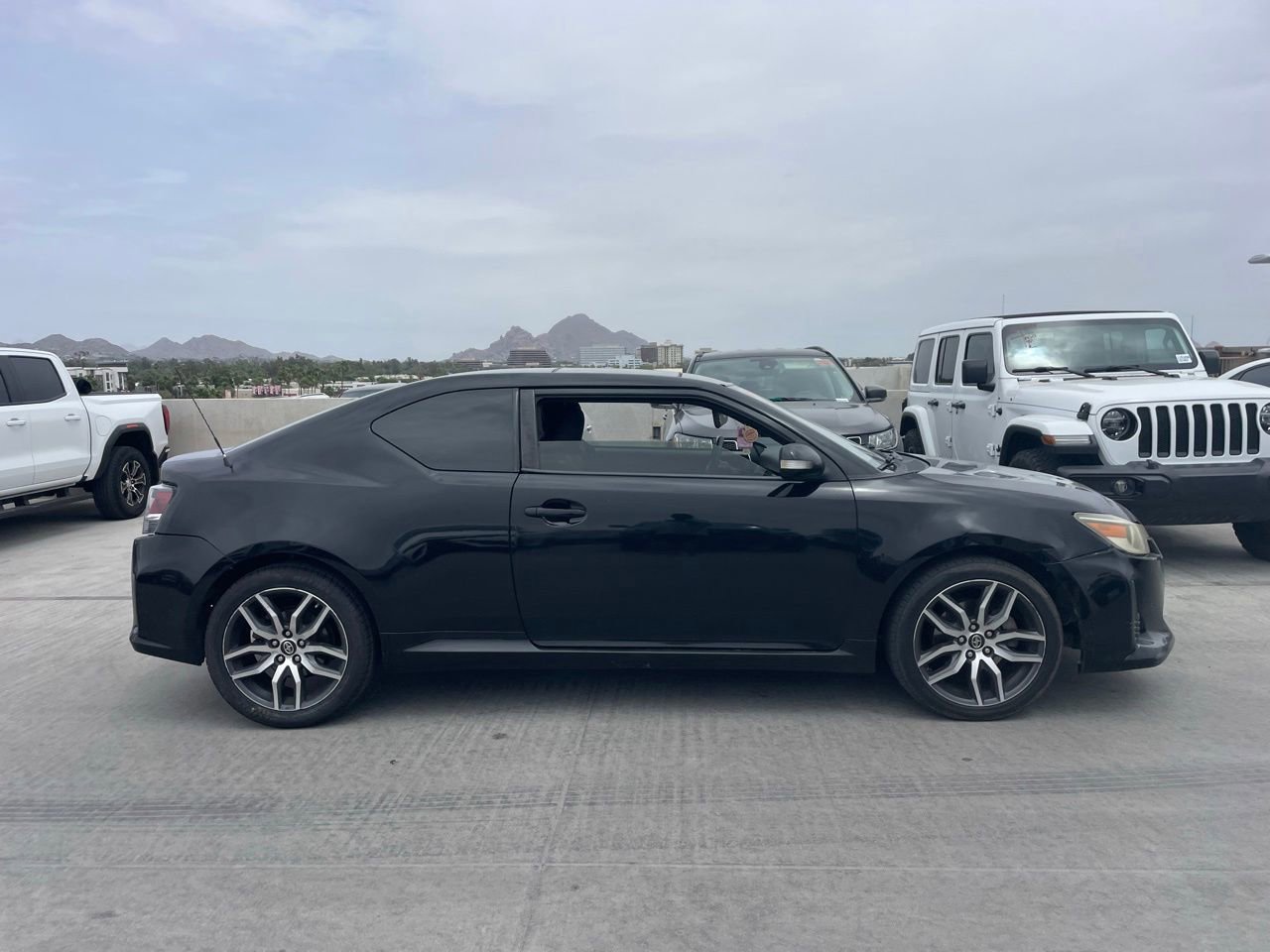 Used 2014 Scion tC FWD image 2
