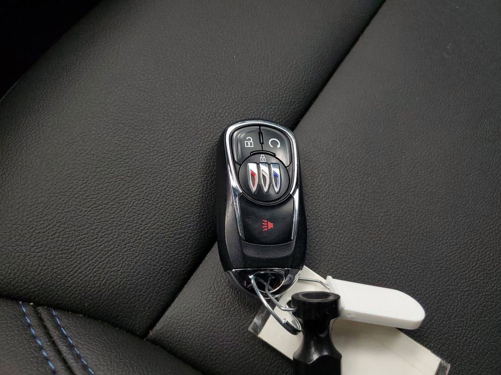 Used 2025 Buick Envista Sport Touring image 26