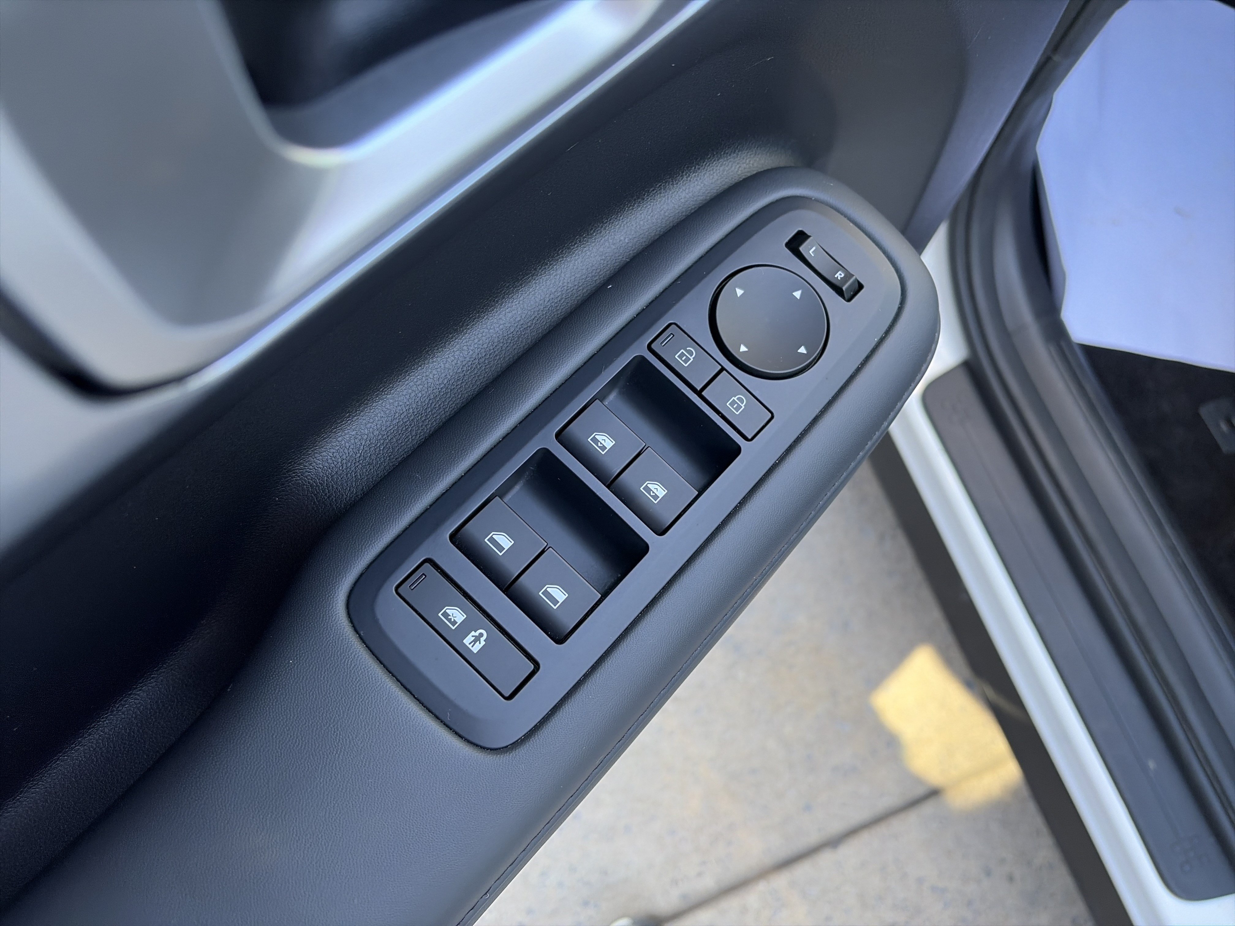 Certified 2025 Hyundai Santa Fe SEL AWD/4WD image 17