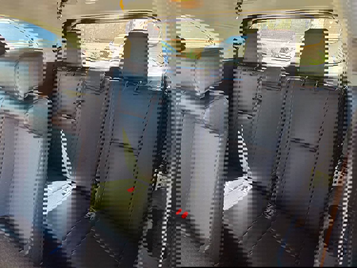 Used 2020 Toyota Highlander XLE image 24