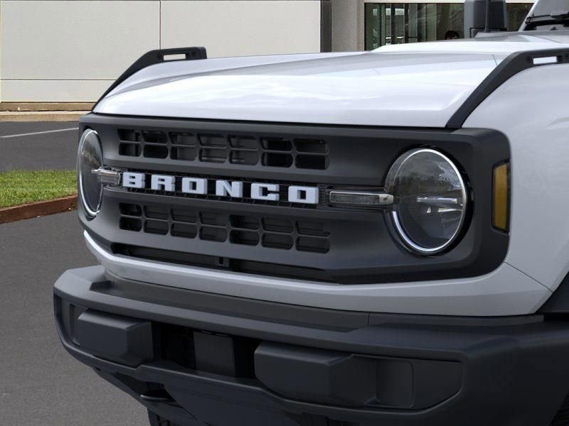 New 2025 Ford Bronco Base image 19