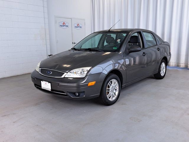 Used 2007 Ford Focus SE FWD image 2
