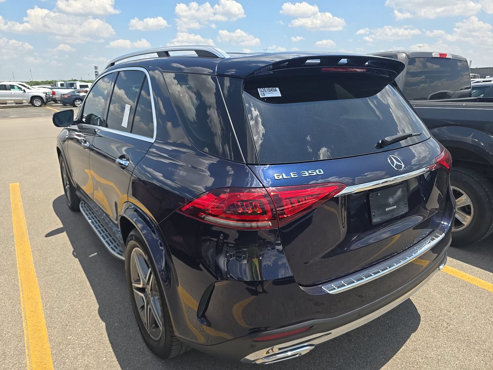 Used 2022 Mercedes-Benz GLE 350 w/ AMG Line Exterior image 8
