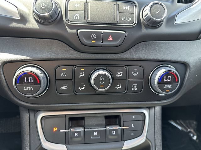 Used 2024 GMC Terrain SLT w/ LPO, Floor Liner Package AWD/4WD image 19