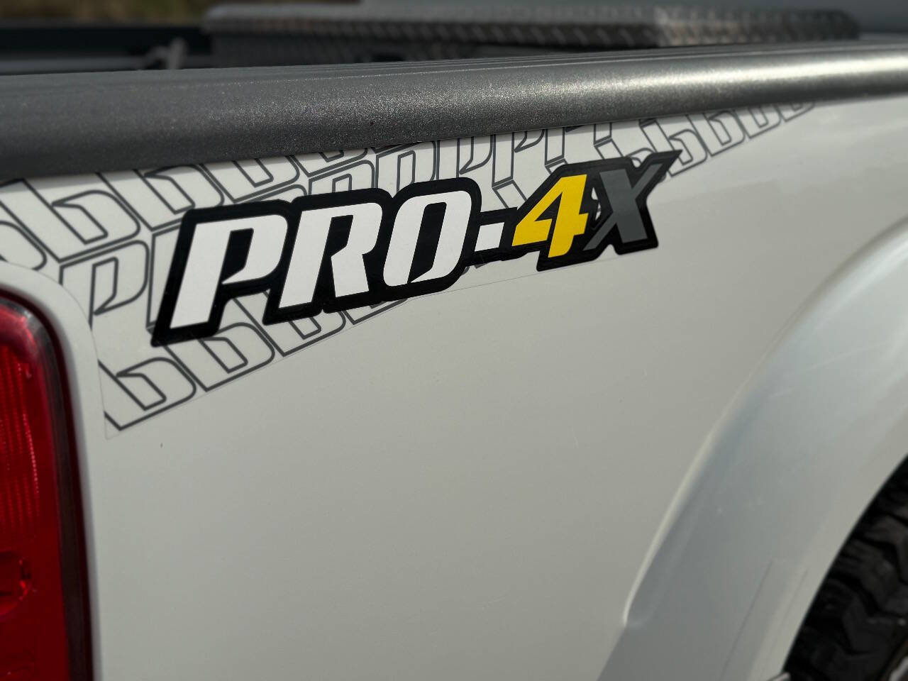 Used 2017 Nissan Frontier PRO-4X w/ Pro-4x Luxury Package image 10