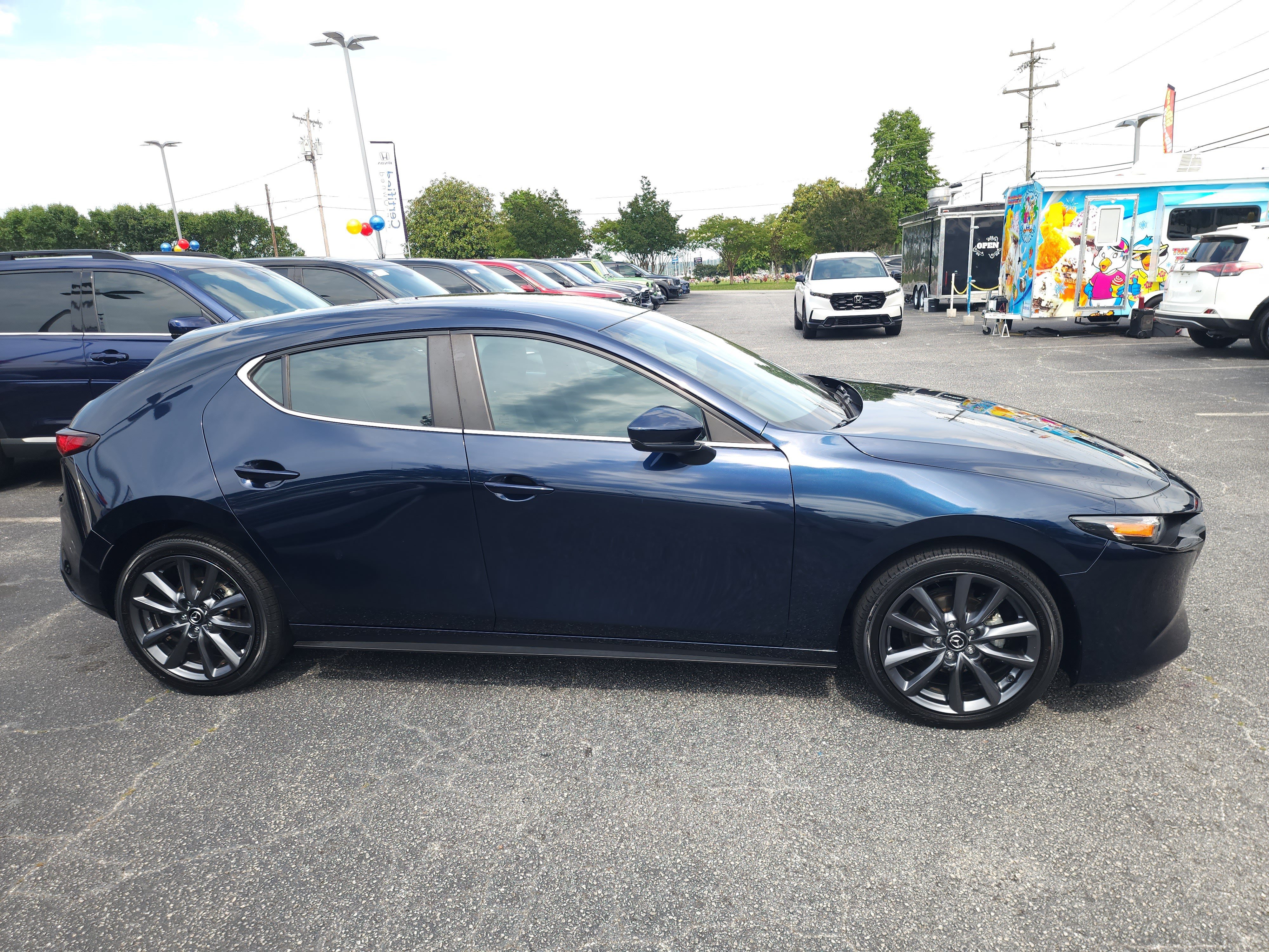 Used 2023 MAZDA MAZDA3 s FWD image 3
