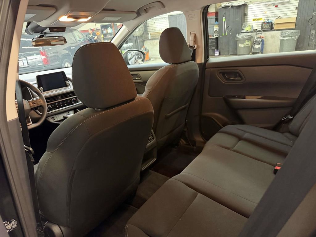 Used 2026 Nissan Rogue S AWD/4WD image 19