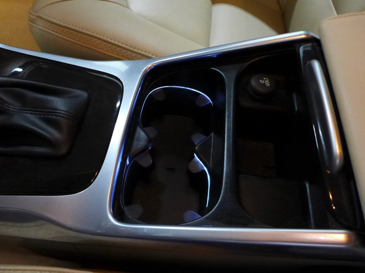 Used 2016 Volvo XC70 T5 Platinum w/ Protection Package image 36