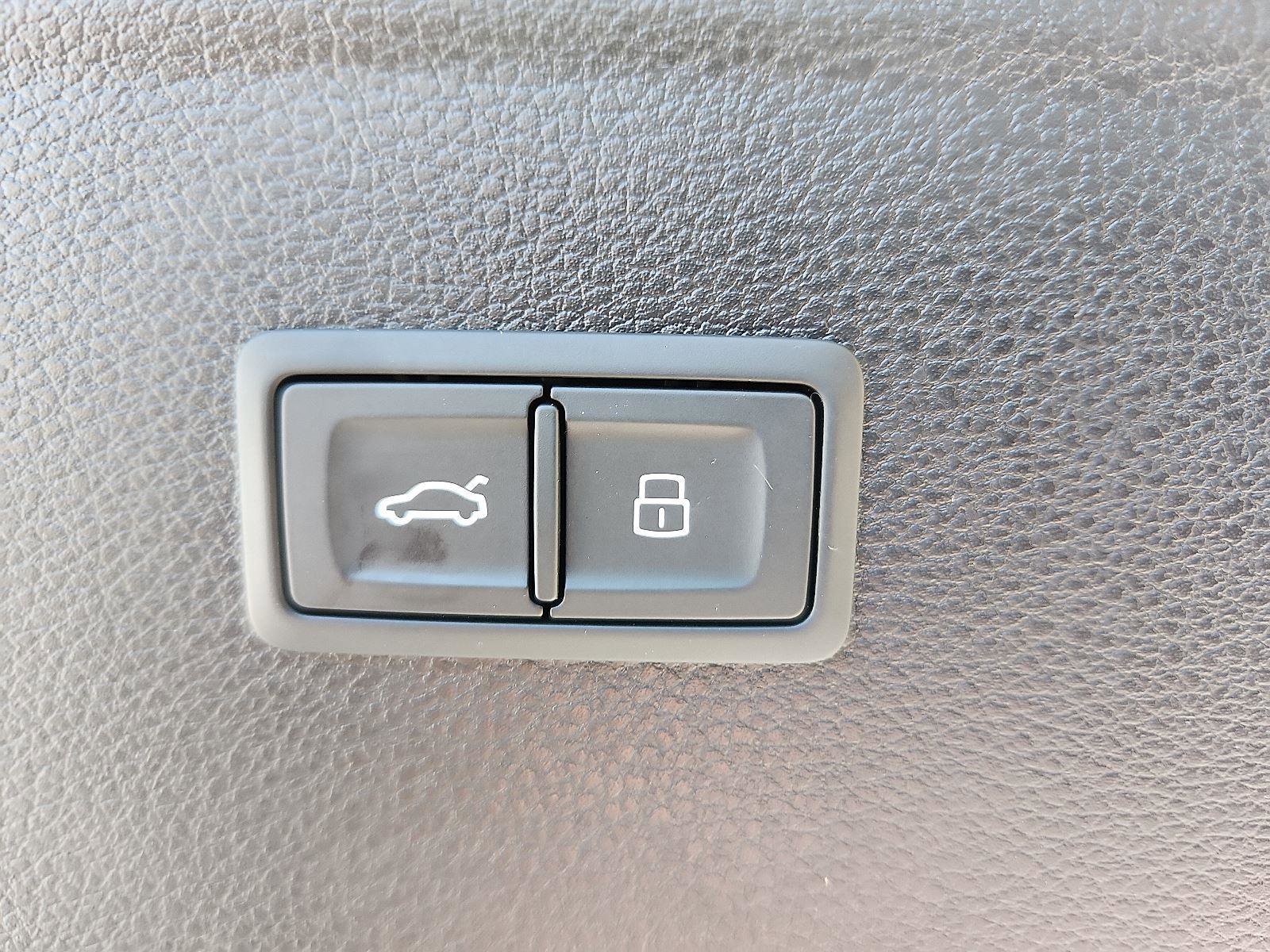 Used 2025 Audi Q5 Prestige w/ Prestige Package image 30