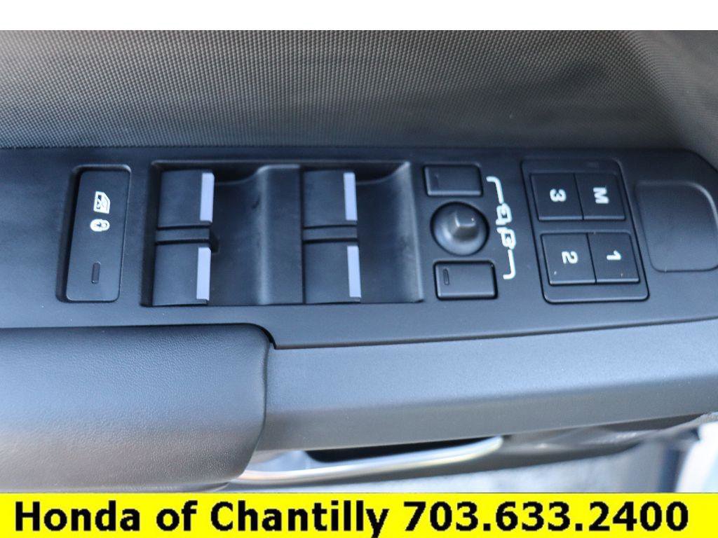 Used 2024 Land Rover Defender 110 X image 21