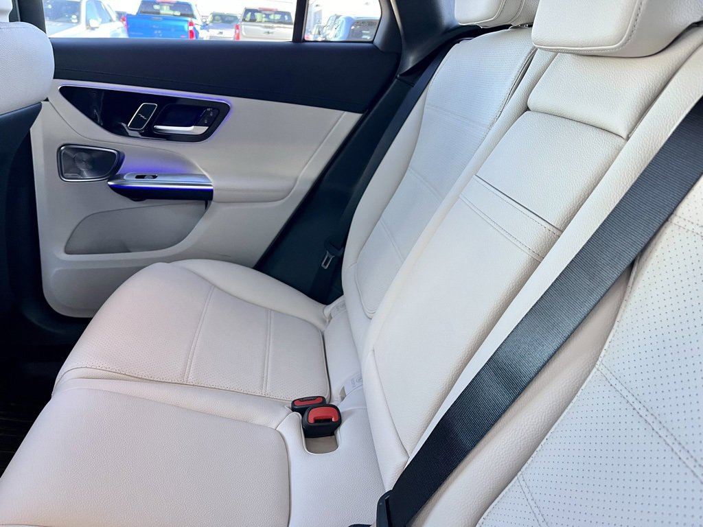 Used 2025 Mercedes-Benz GLC 350e 4MATIC image 52