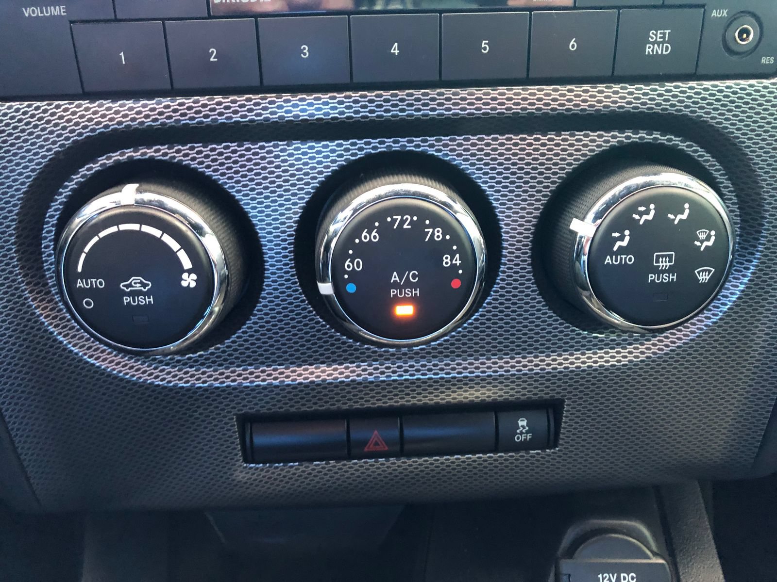 Used 2013 Dodge Challenger R/T RWD image 21