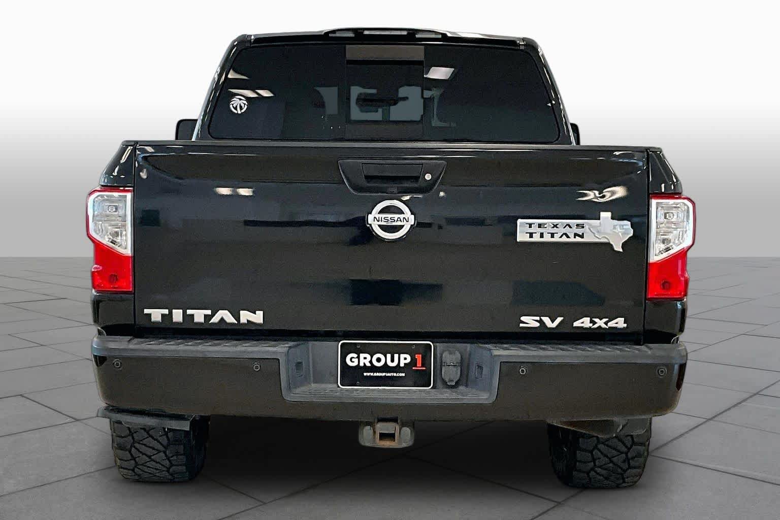 Used 2019 Nissan Titan SV w/ SV Convenience Package AWD/4WD image 4