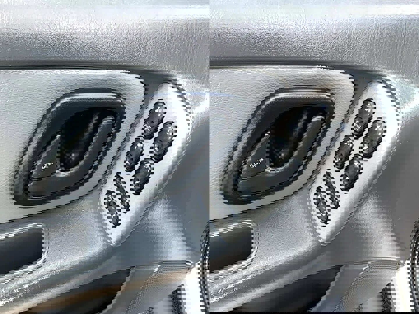 Used 2005 Ford Escape XLT image 13