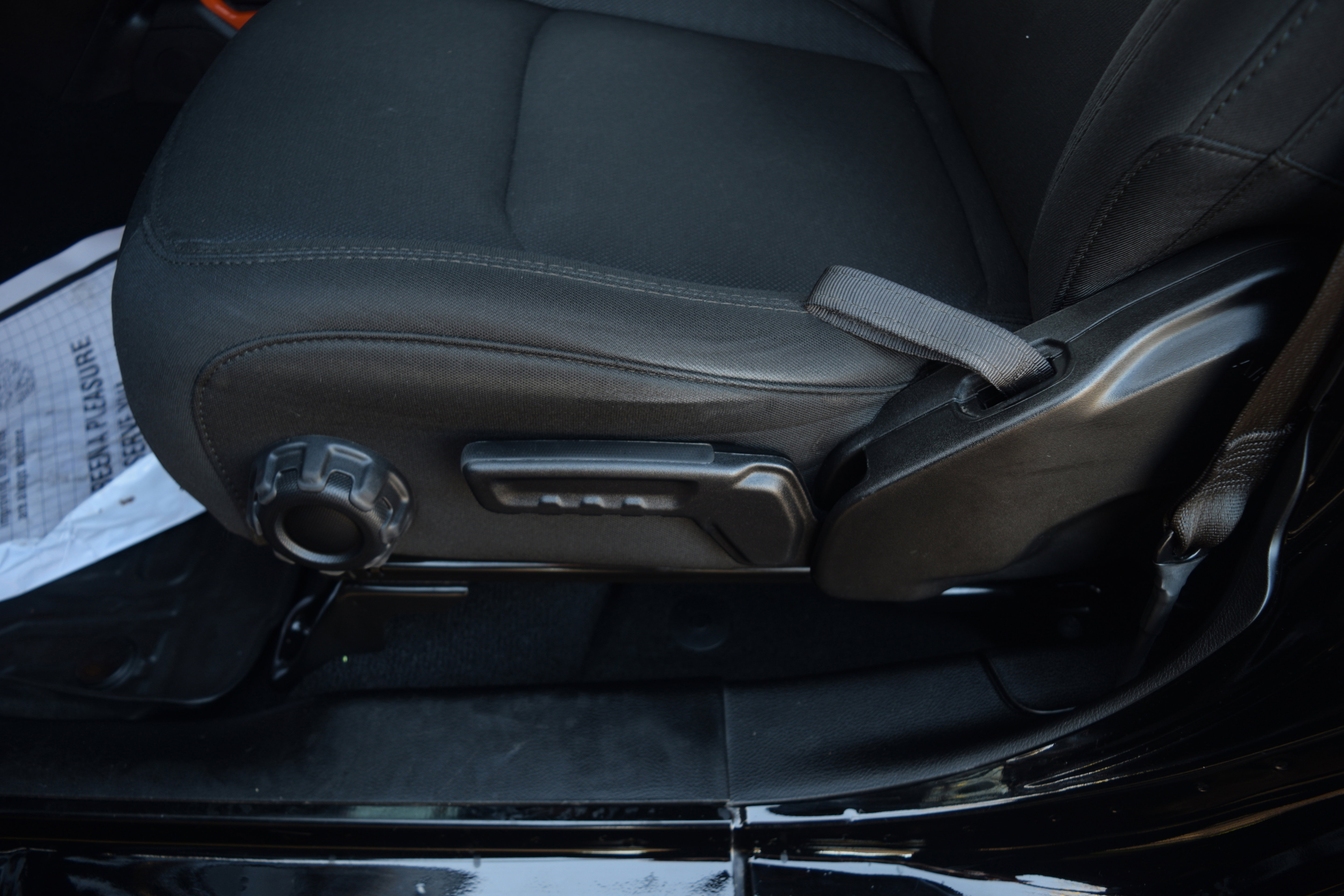 Used 2022 Jeep Wrangler Unlimited Sahara w/ Cold Weather Group image 19