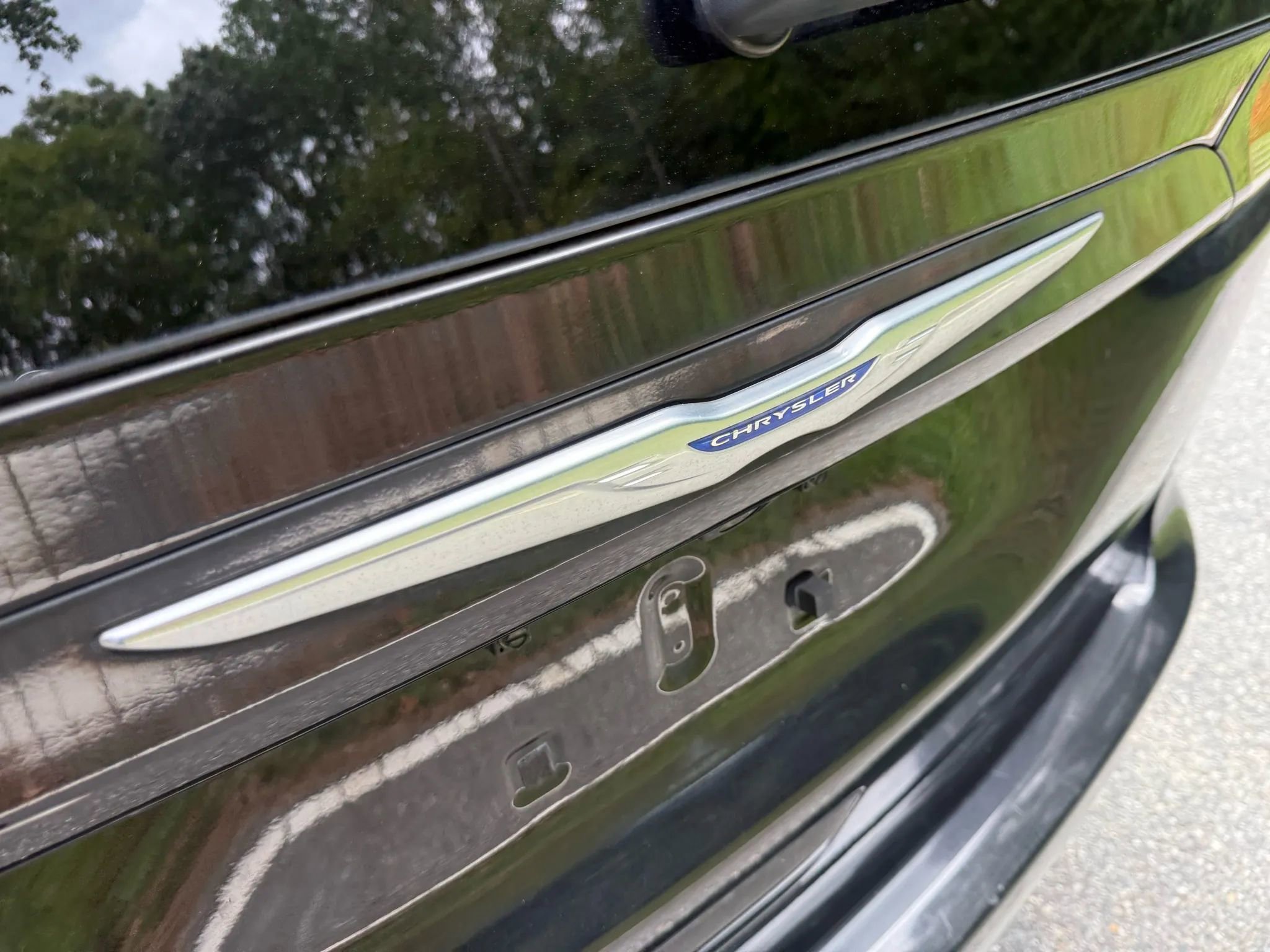 Used 2019 Chrysler Pacifica Touring-L FWD image 13