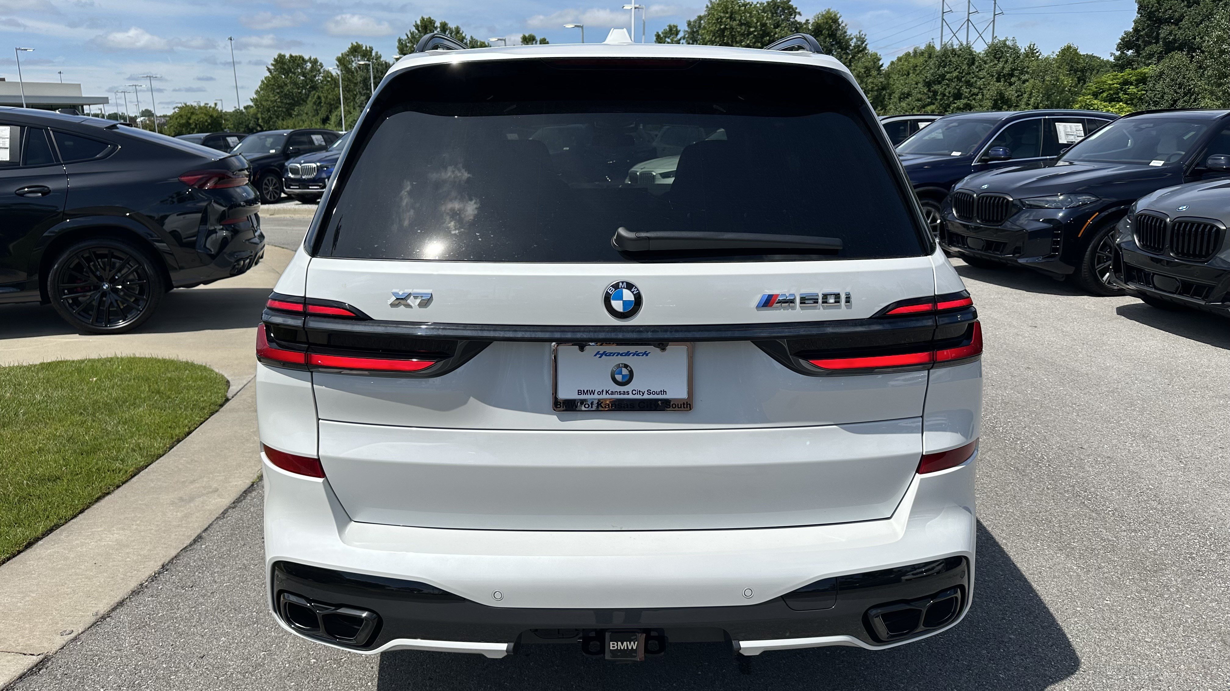 New 2027 BMW X7 M60i AWD/4WD image 9