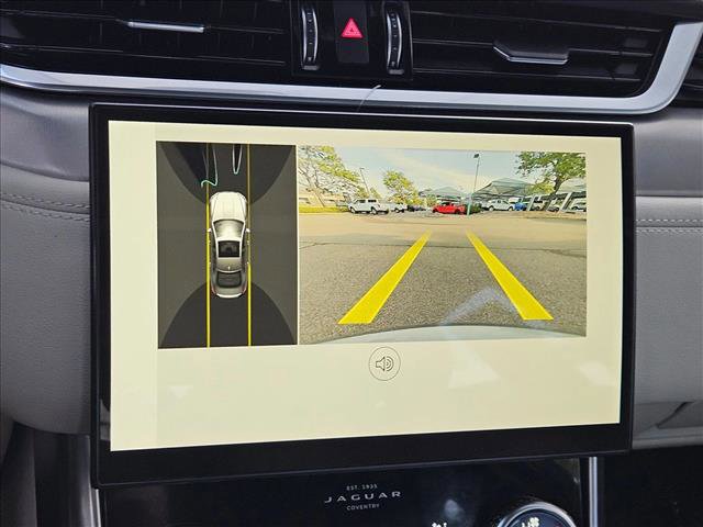 Used 2022 Jaguar XF R-Dynamic SE image 14