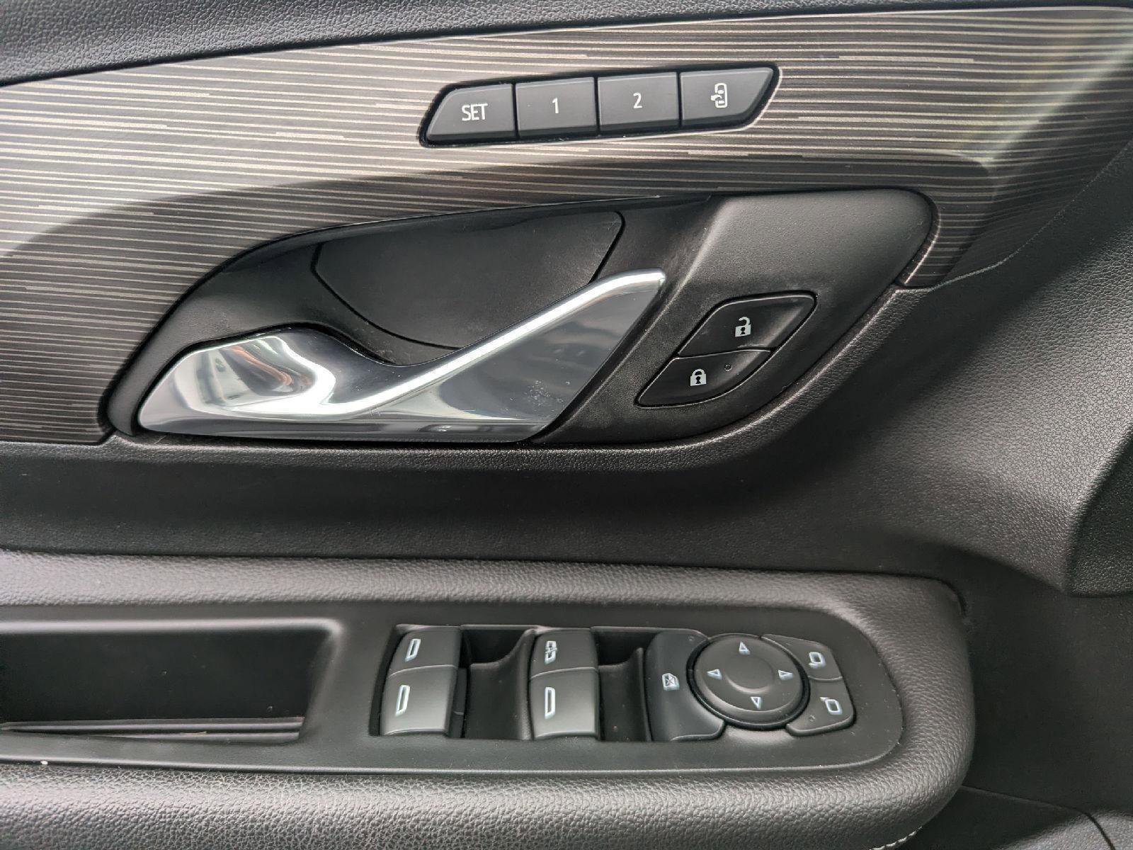 Used 2022 GMC Terrain SLT w/ Infotainment Package II image 22