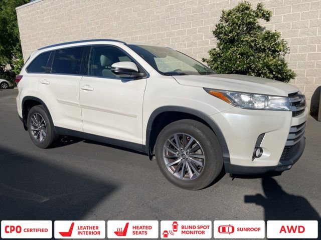 Certified 2019 Toyota Highlander XLE image 1