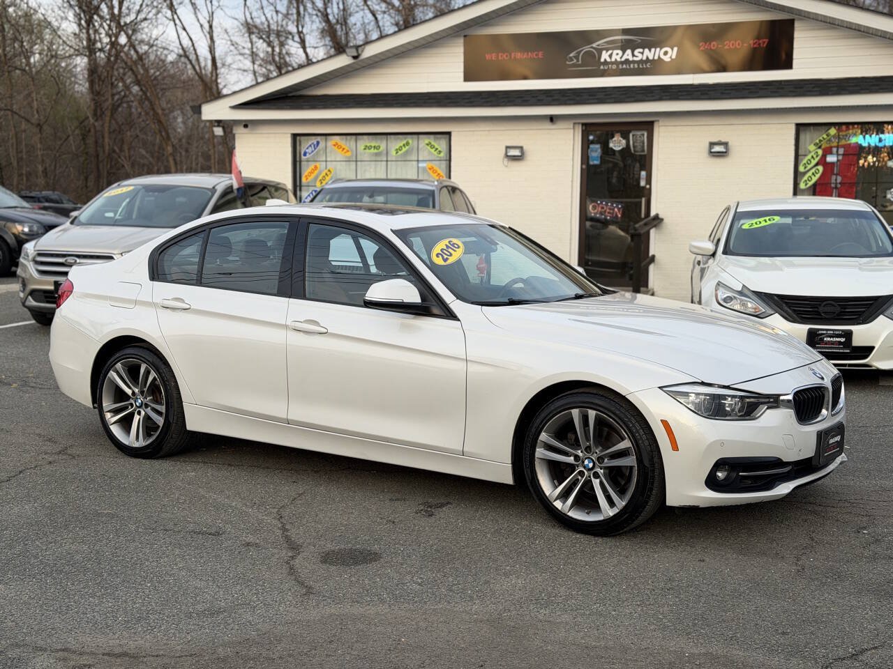 Used 2016 BMW 328i xDrive Sedan AWD/4WD image 4