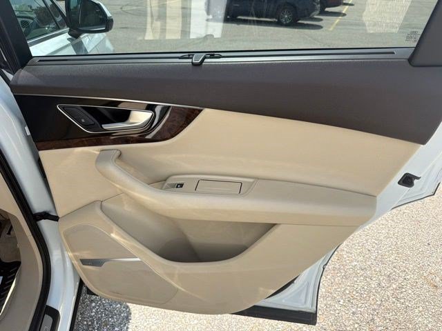 Used 2018 Audi Q7 3.0T Prestige AWD/4WD image 22