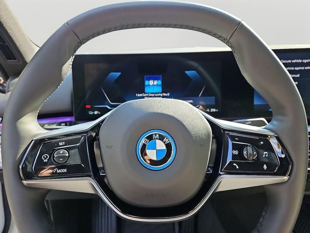 Used 2024 BMW i5 eDrive40i w/ Premium Package image 18