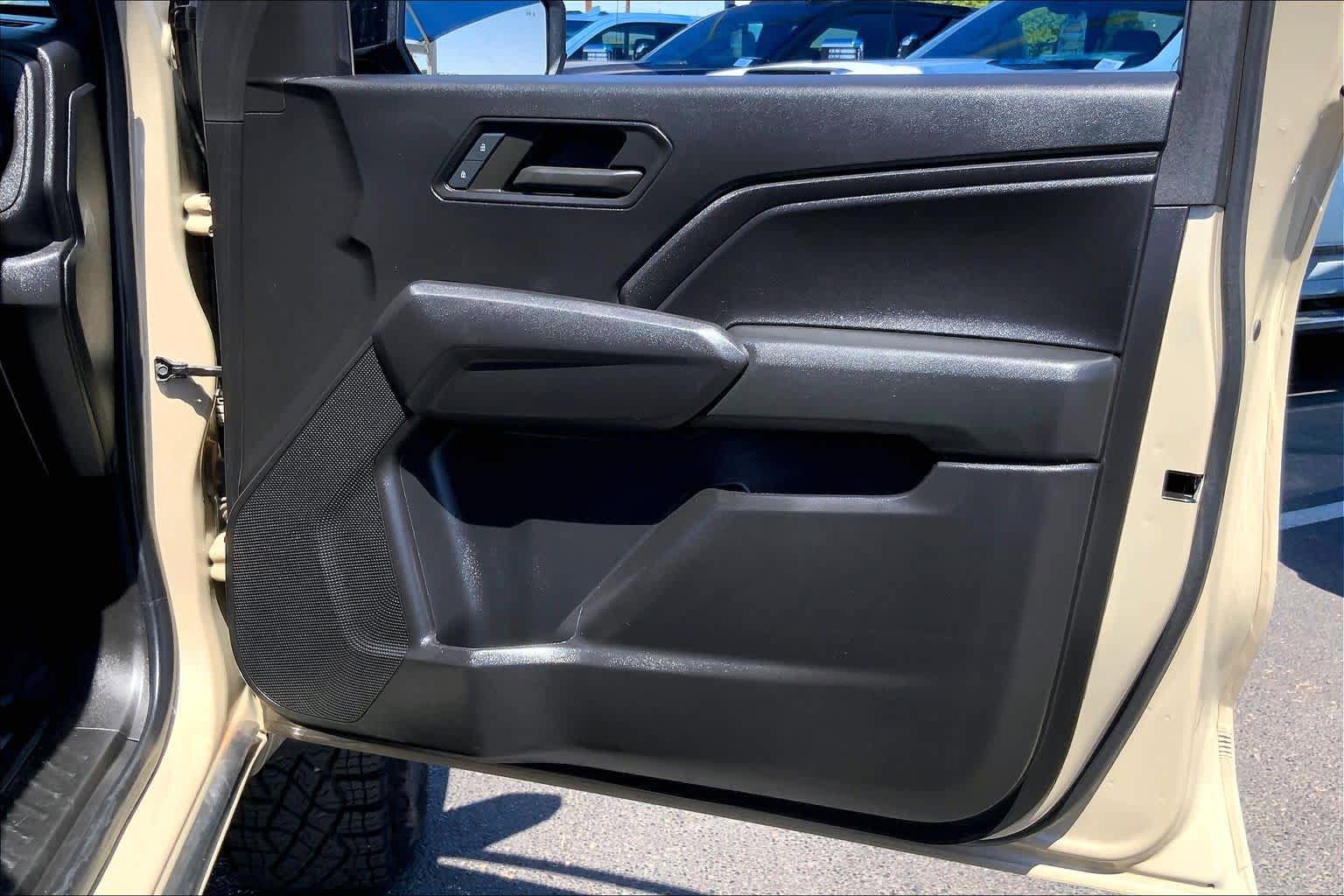 Used 2024 Chevrolet Colorado Trail Boss w/ Technology Package AWD/4WD image 23