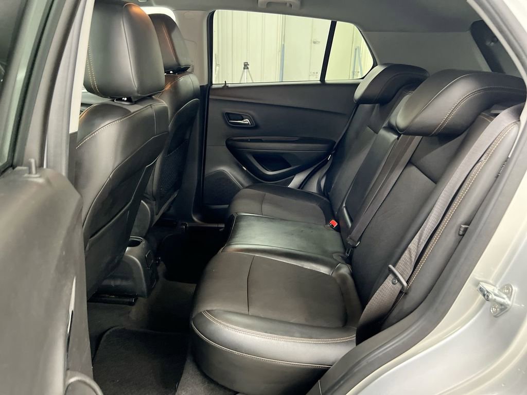 Used 2018 Chevrolet Trax LT w/ LT Convenience Package image 22