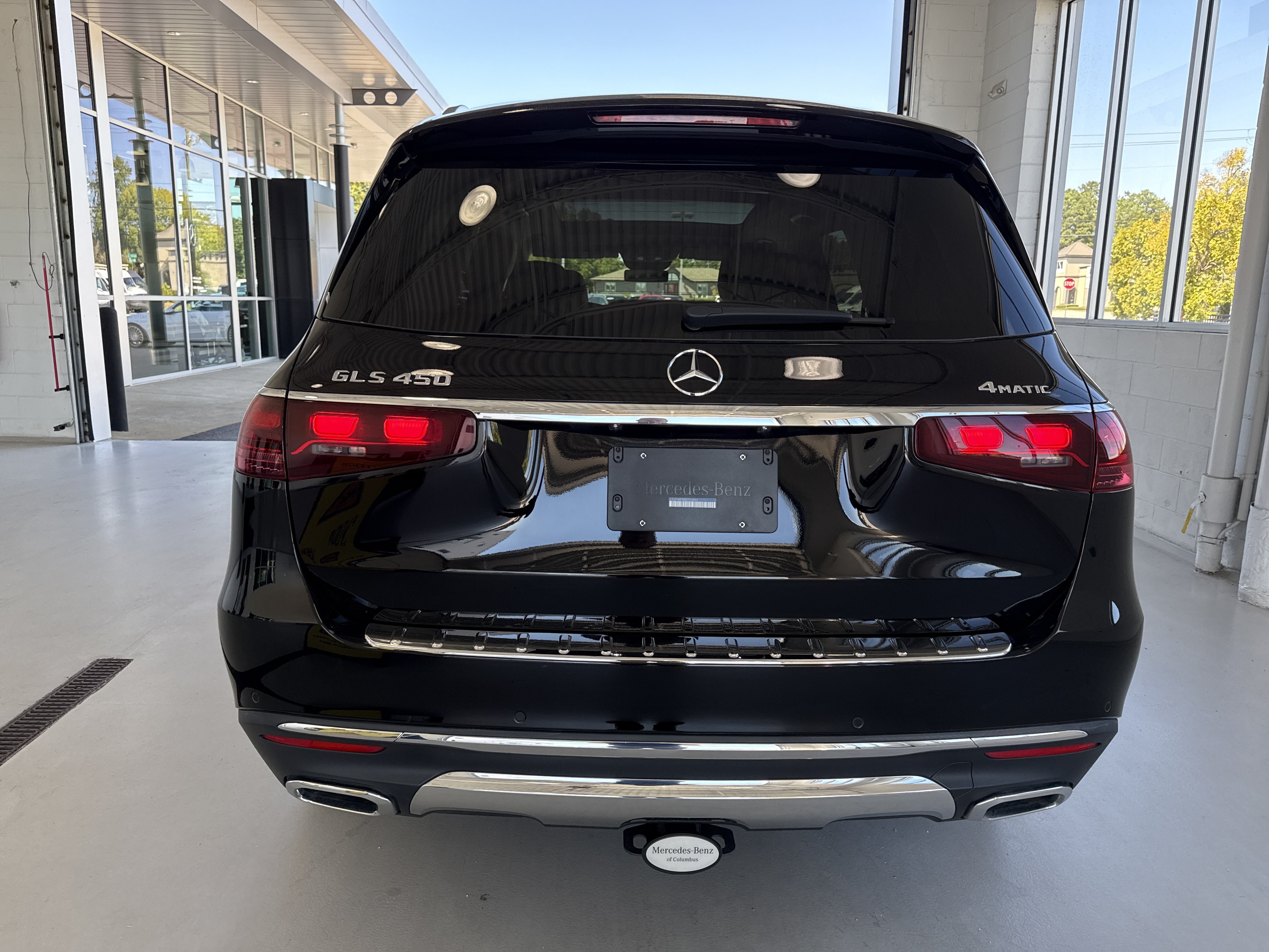 Used 2024 Mercedes-Benz GLS 450 4MATIC image 9