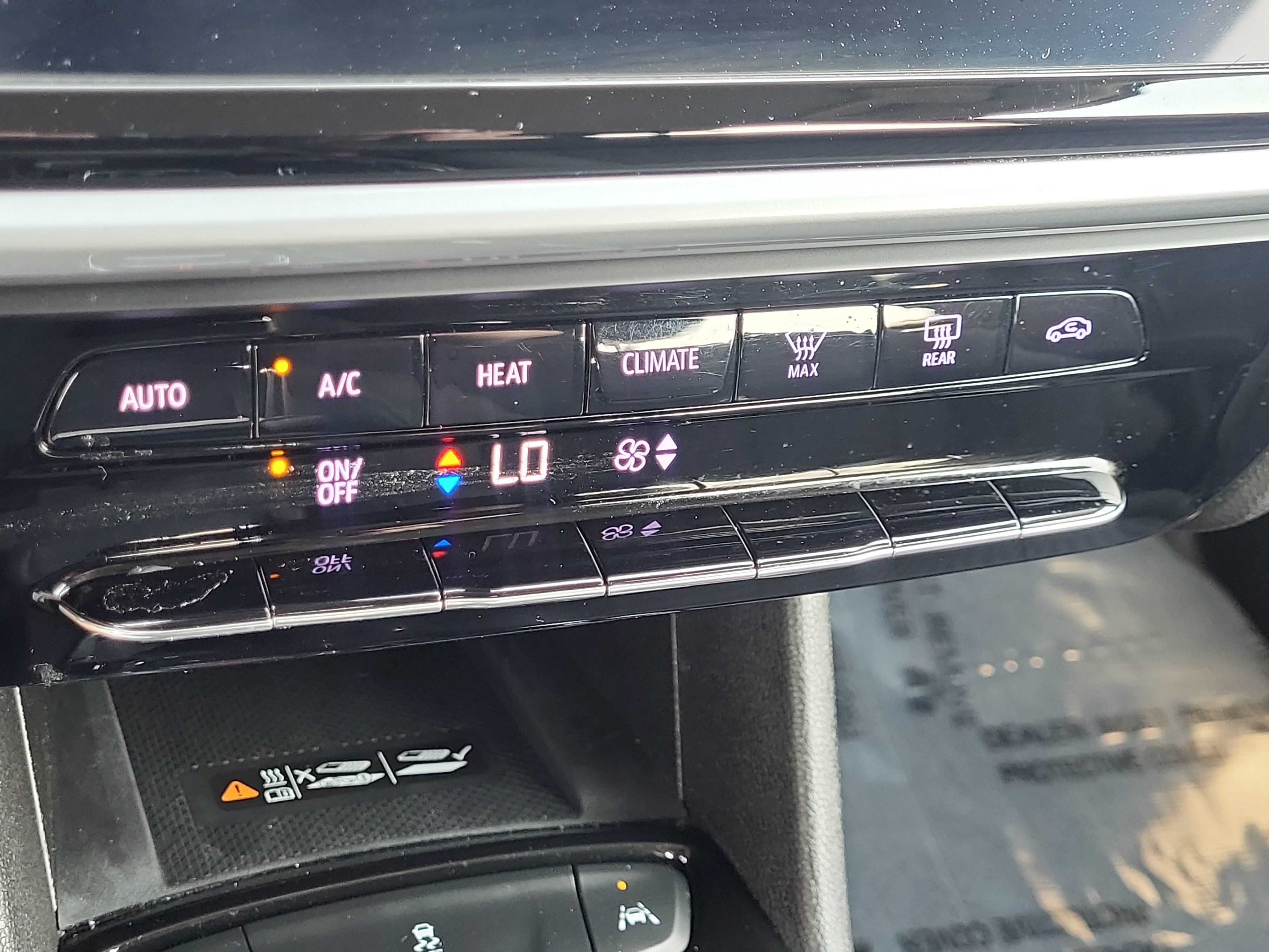 Used 2023 Chevrolet Bolt EUV LT FWD image 27