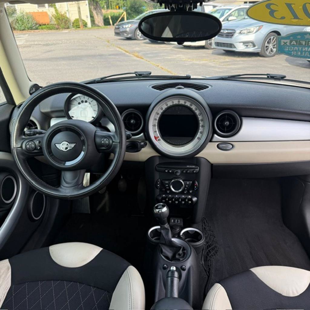 Used 2013 MINI Cooper Clubman FWD image 16