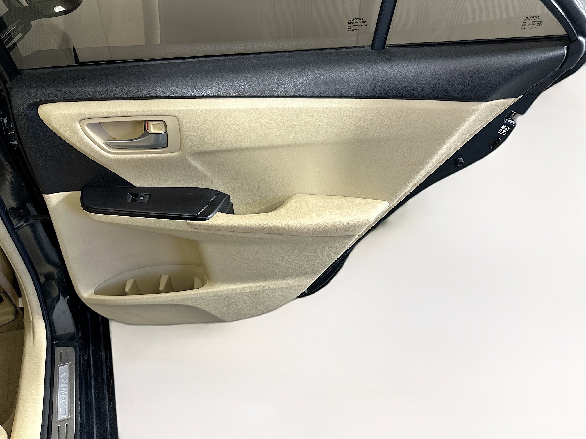 Used 2017 Toyota Camry LE w/ Protection Package (Q2) FWD image 27