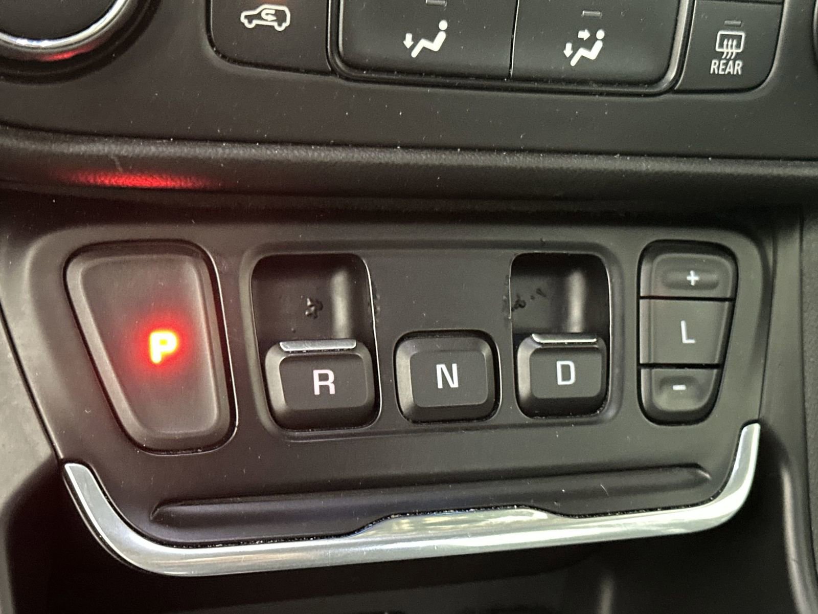 Used 2020 GMC Terrain SLE image 24