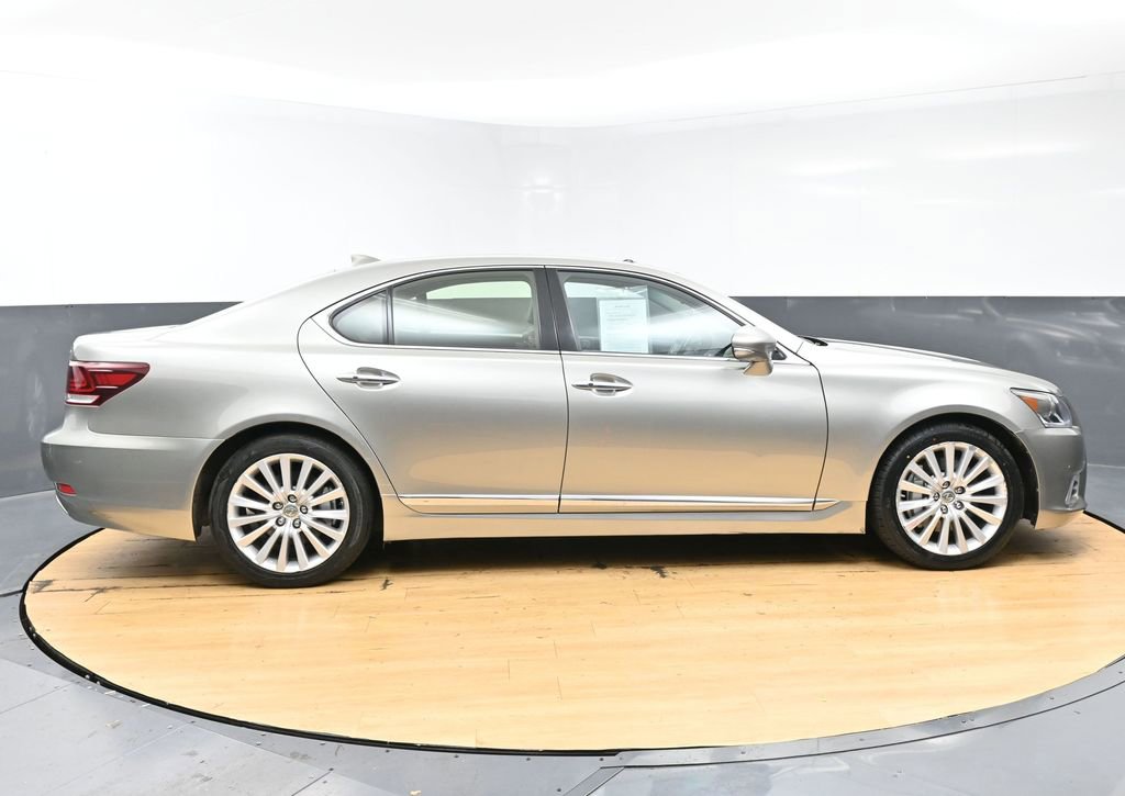 Used 2017 Lexus LS 460 AWD image 8