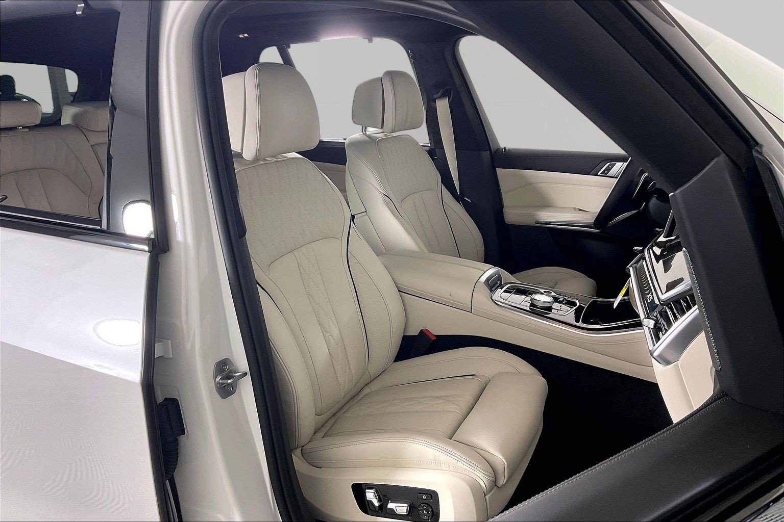 New 2026 BMW X5 xDrive40i w/ Executive Package AWD/4WD image 15